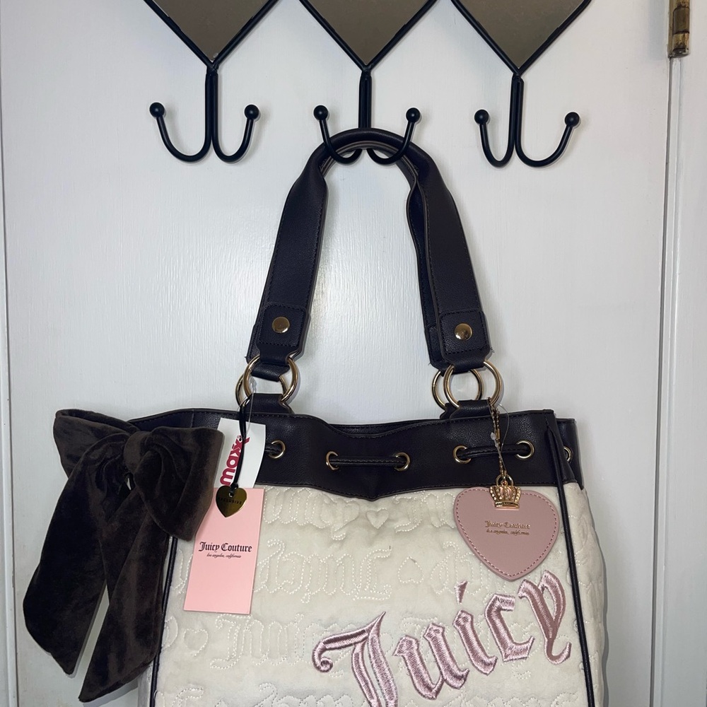 NWT Juicy Couture Cream & Brown Day Dreamer Bag with Pink Heart and Crown Charm